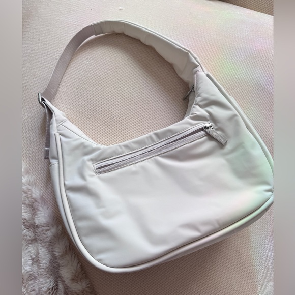 Lululemon Mini Shoulder Bag 4L White Opal Sold Out NWOT - Picture 2 of 4
